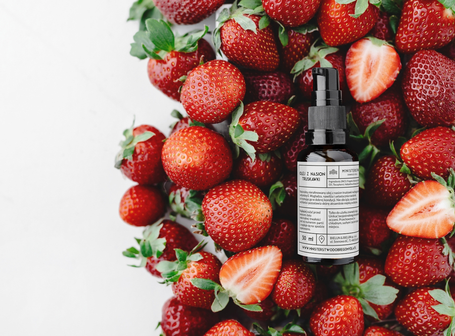 Strawberry seed oil