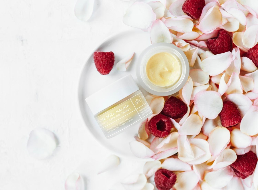 Rose-raspberry face cream