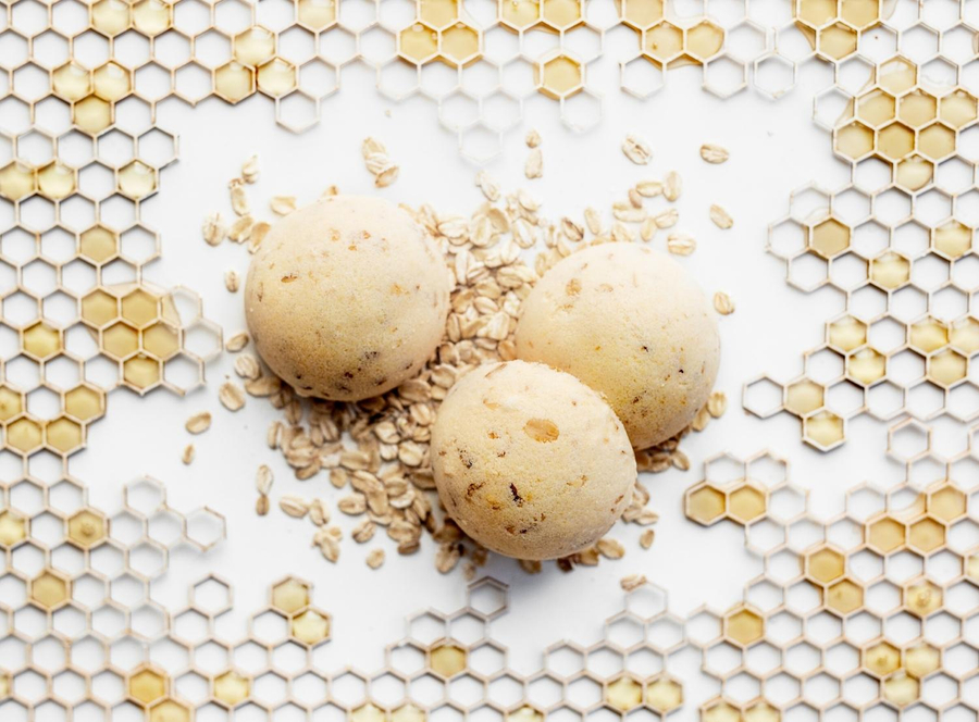 Milk-Honey-Oat - bath bomb